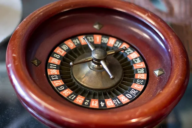 Cilindro di roulette in legno visto dall'alto